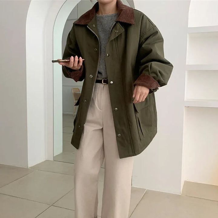 Amarae | Women's vintage-style jacket with a turn-down collar and large pockets