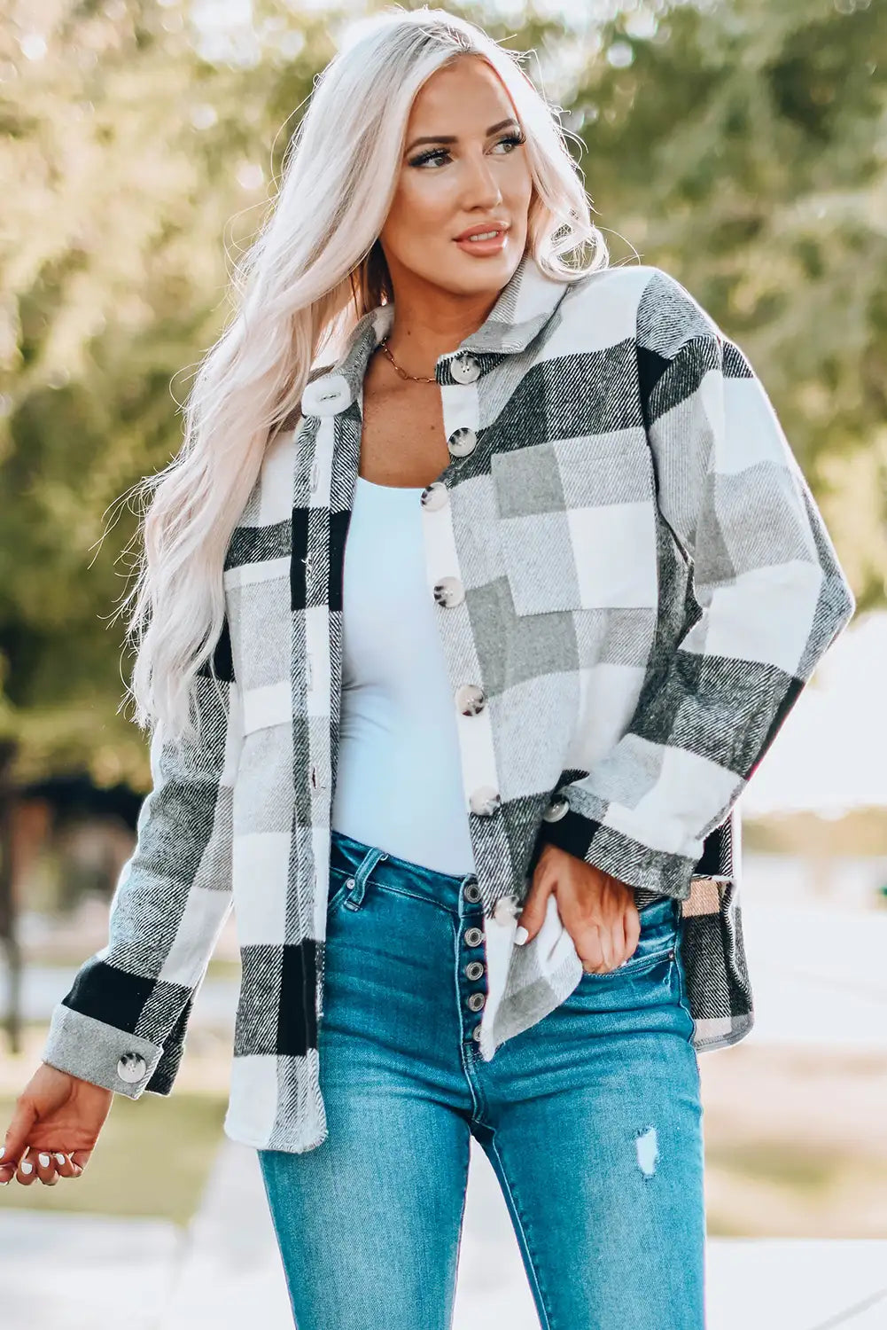 Lune London | Khaki checkered jacket with color blocks for an effortless winter style