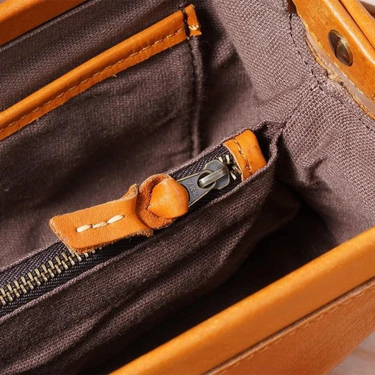 Lune London | Handmade retro bag in genuine leather