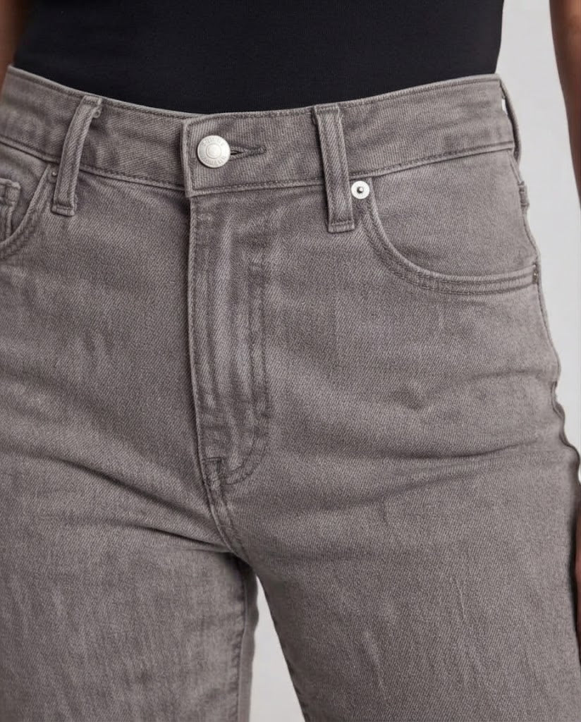Women High-waisted straight jeans with a slight bootcut Amarae