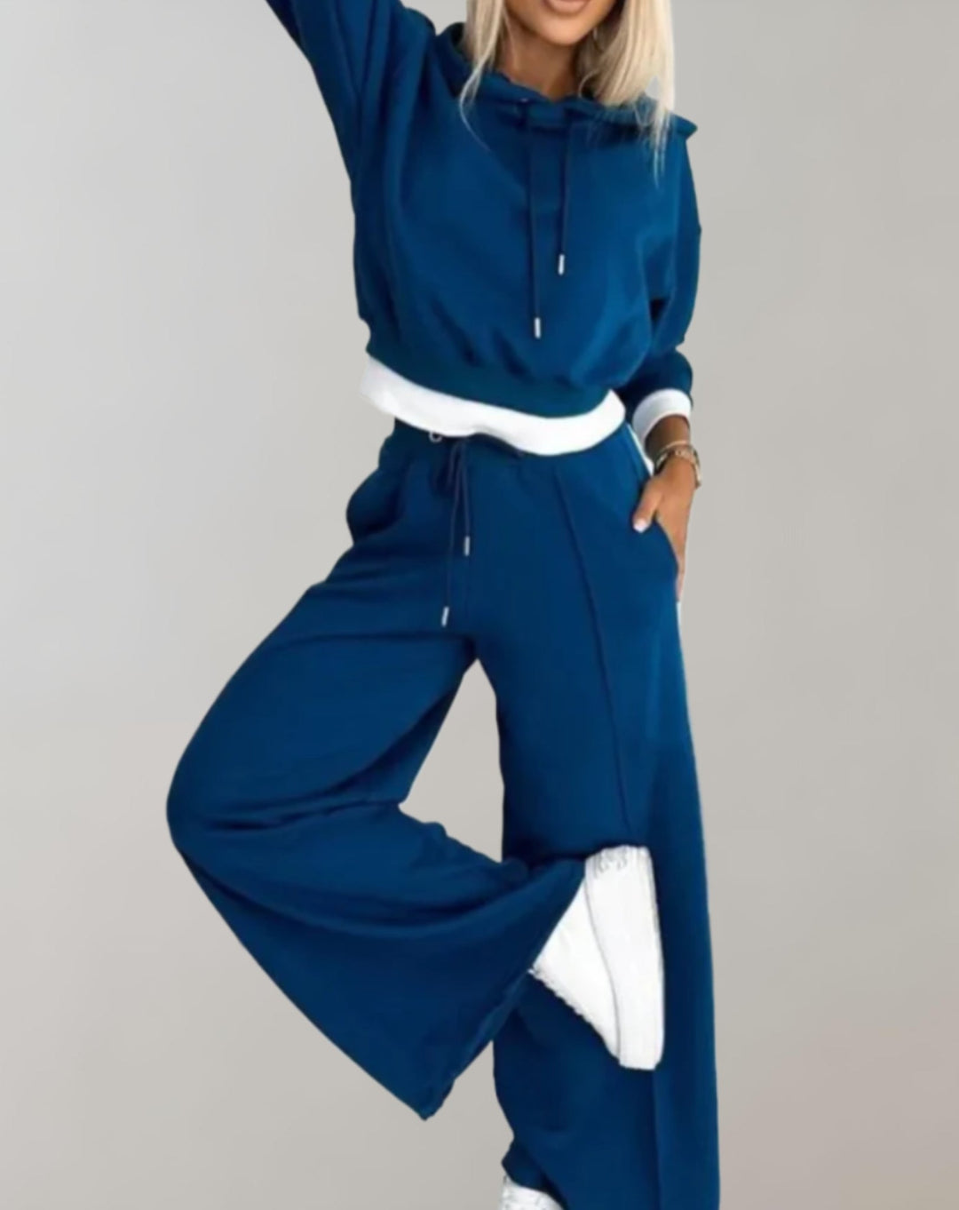Chic Und Stil | Women's Lounge Set with Hoodie and Wide Pants
