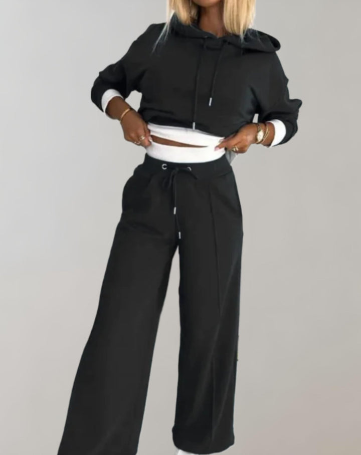 Chic Und Stil | Women's Lounge Set with Hoodie and Wide Pants
