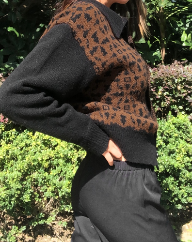 Amarae | Labeling Sweater