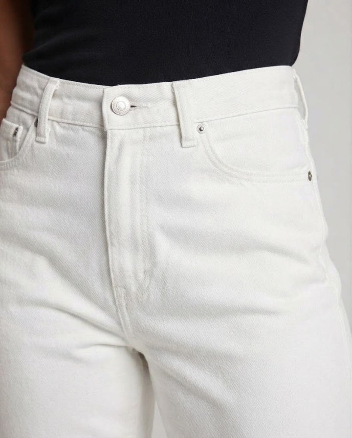 Women High-Waisted Casual Straight Jeans Pants with Wide Leg Amarae