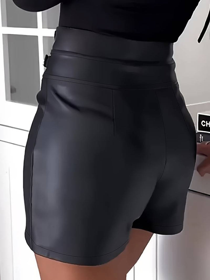 Lune London | Stylish shorts with buckle