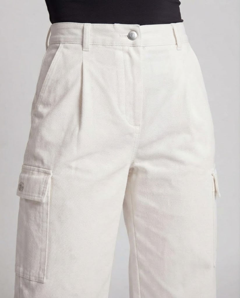 Women High-waisted wide pleated Palazzo pants with a loose silhouette Amarae