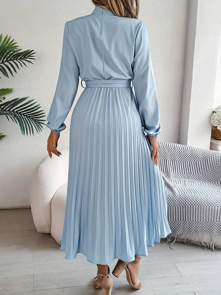 Lune London | Simple Dress with Stand-Up Collar and Pleated Belt