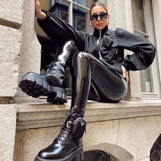 Chic und Stil | Slim Cut Leather Pants with Modern Flair
