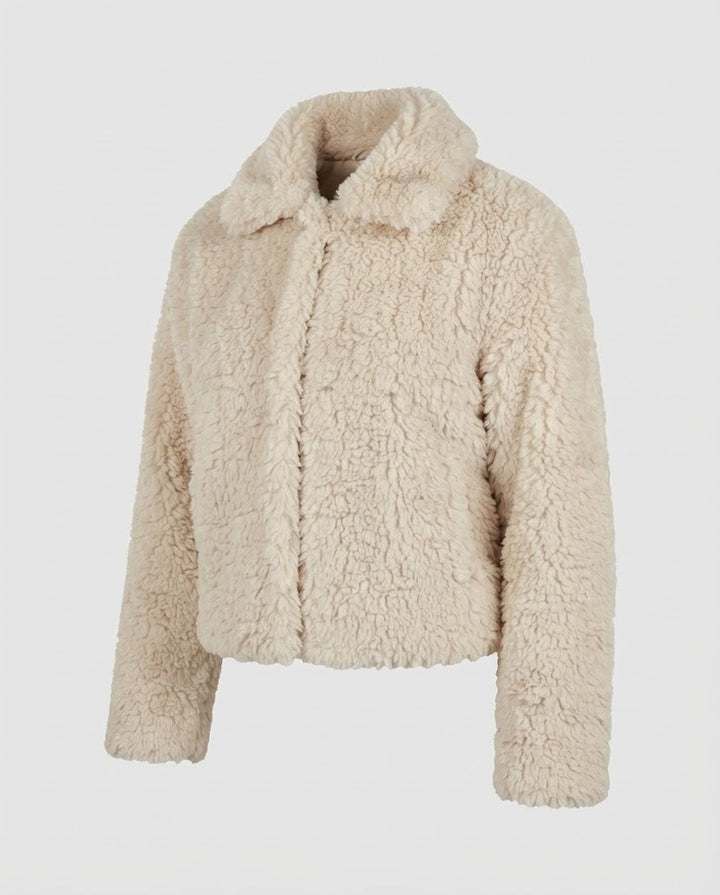 Women's Cozy Teddy Look Faux Fur Jacket with Oversized Cut and Wide Lapel Collar Amarae
