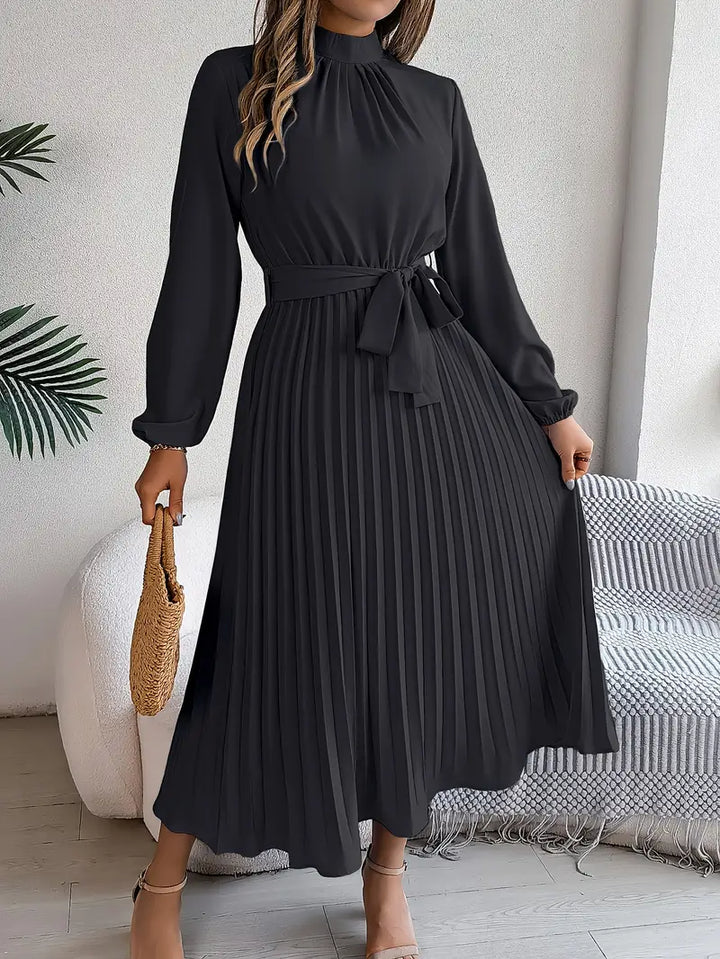 Lune London | Simple Dress with Stand-Up Collar and Pleated Belt