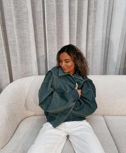Amarae | Oversized Bomber Jacket in Faux Leather Street Style Transitional Jacket Casual Fashion Trend