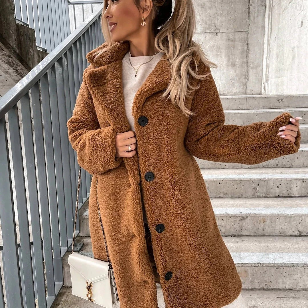 Amarae | Teddy Coat - Plus Size - Soft Faux Fur - Button Closure