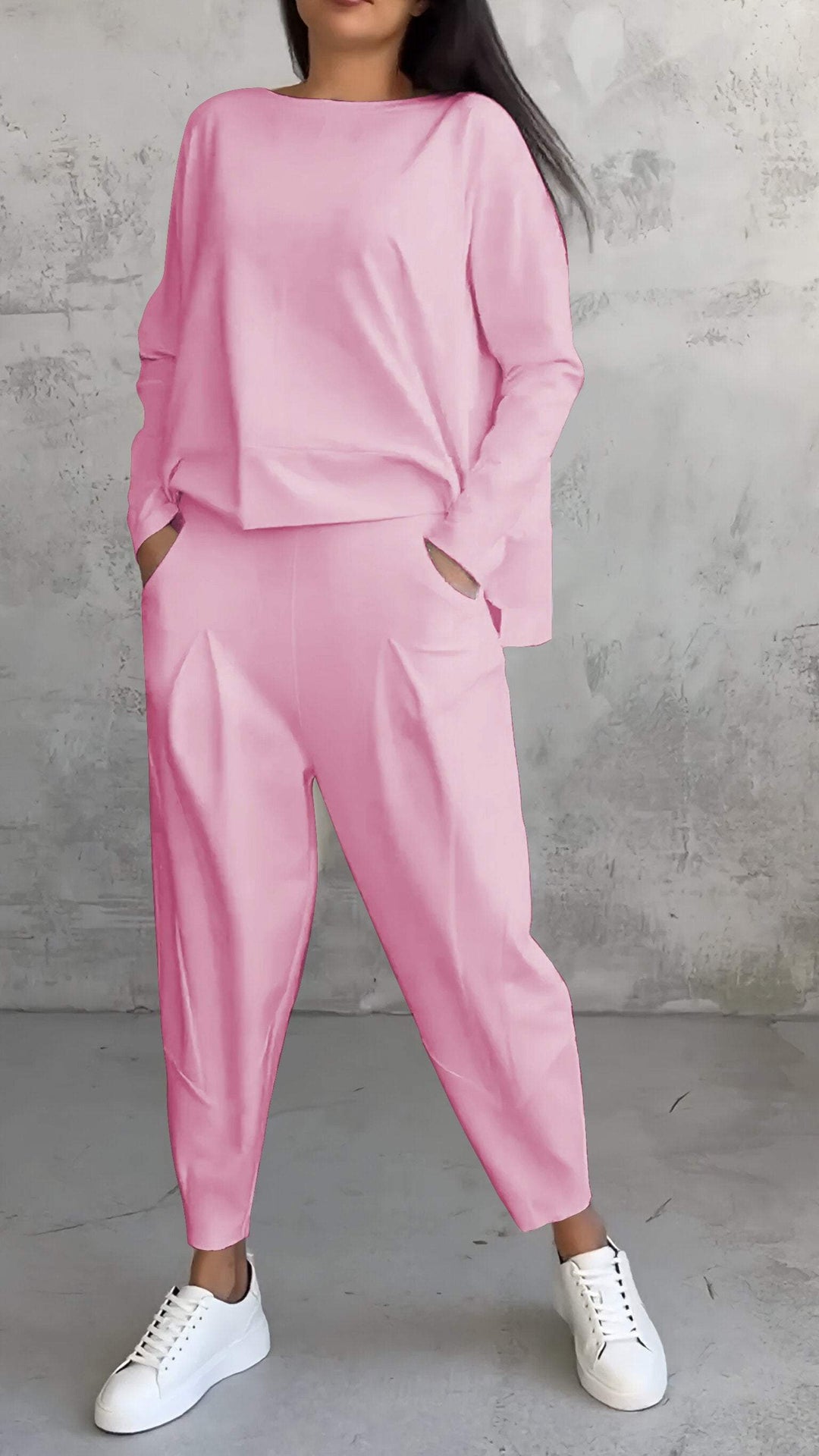 Amarae | Two-Piece Leisure Suit with Round Neckline and Long Sleeves
