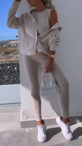 Amarae | Stylish vest set with hoodie