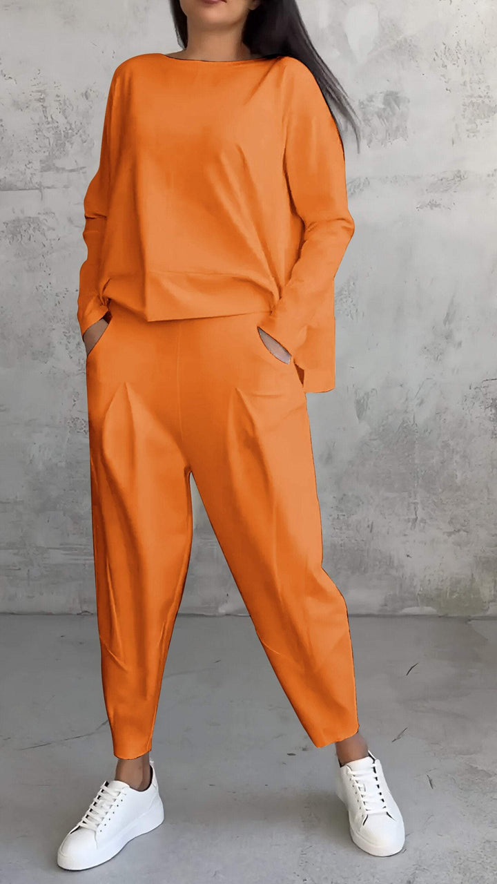 Amarae | Two-Piece Leisure Suit with Round Neckline and Long Sleeves
