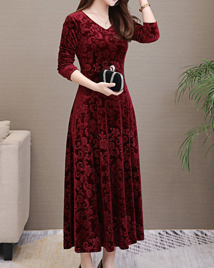 Lune London | Classic dress for women with three-quarter sleeves and a full design