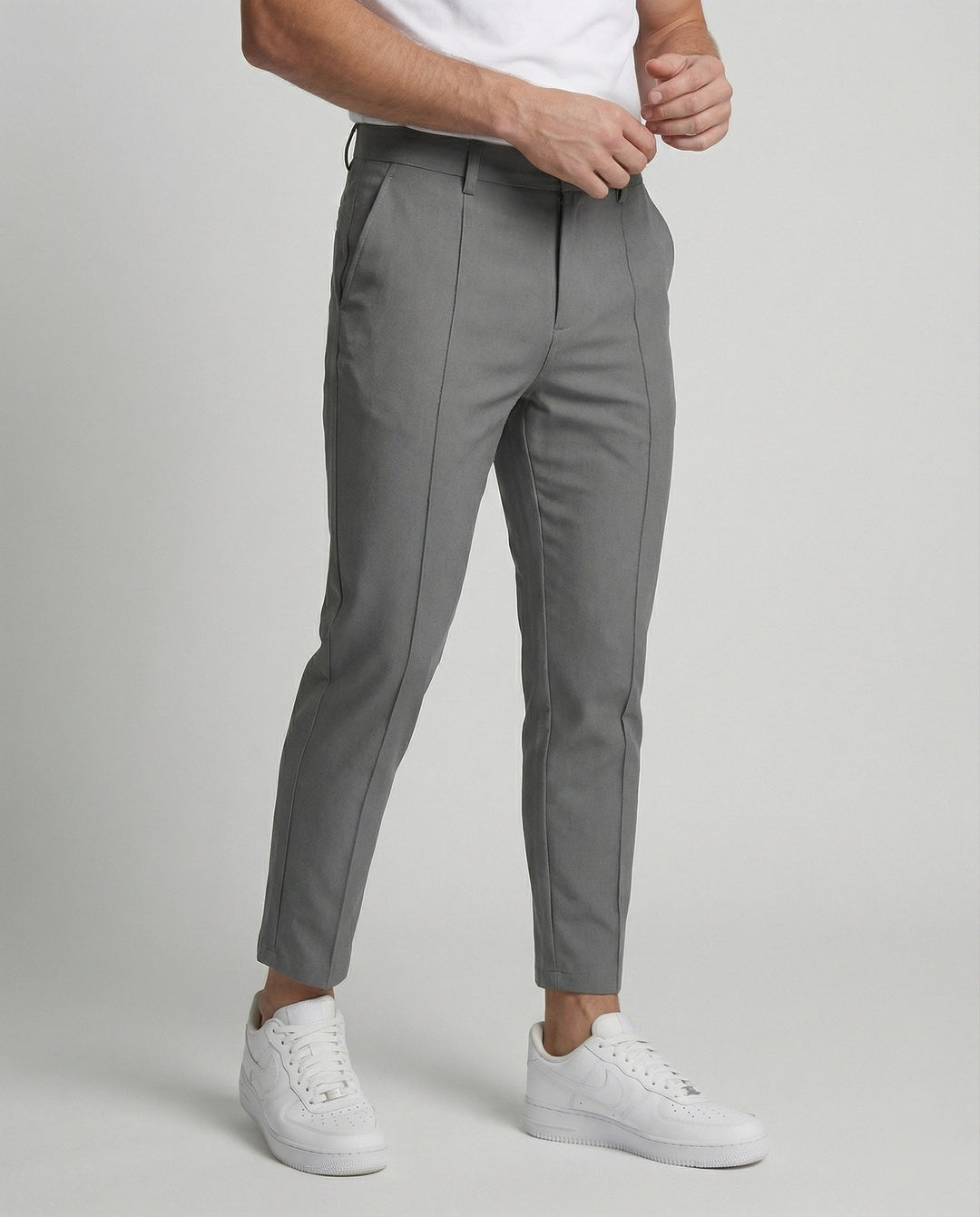 Men's chinos elegant and comfortable