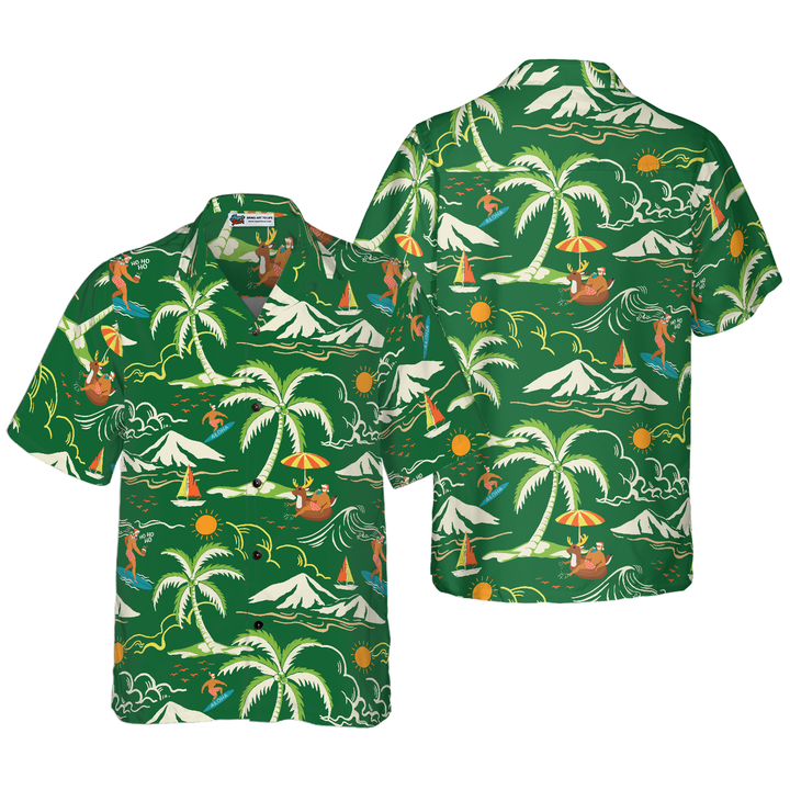 Lune London | Hyperfavor Christmas Hawaiian Shirts, Santa Beach Summer Pattern 2 Short Sleeve Shirt, Christmas Gift Idea for Men and Women