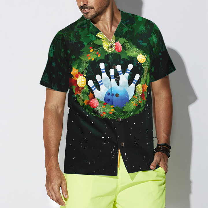 Lune London | Christmas Hawaiian Shirts for Men and Women, Button-Up Short Sleeve Hawaiian Shirt Christmas Crown