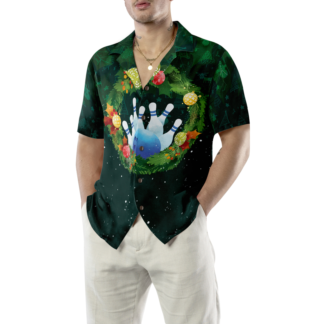 Lune London | Christmas Hawaiian shirts for men and women, short button Hawaiian shirt with Christmas crown.png