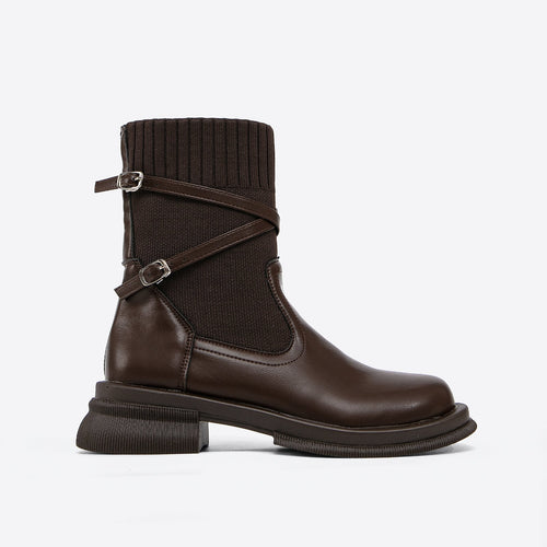Amarae | Stylish support with every buckle
