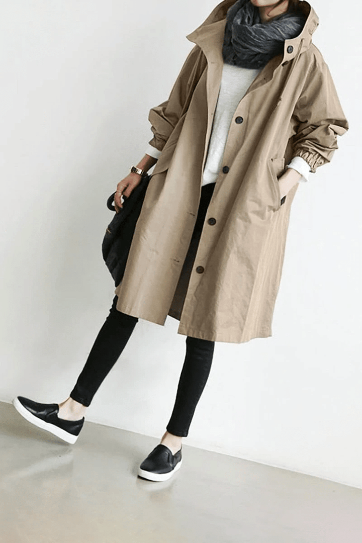 Amarae | The windbreaker with buttons and hood for women