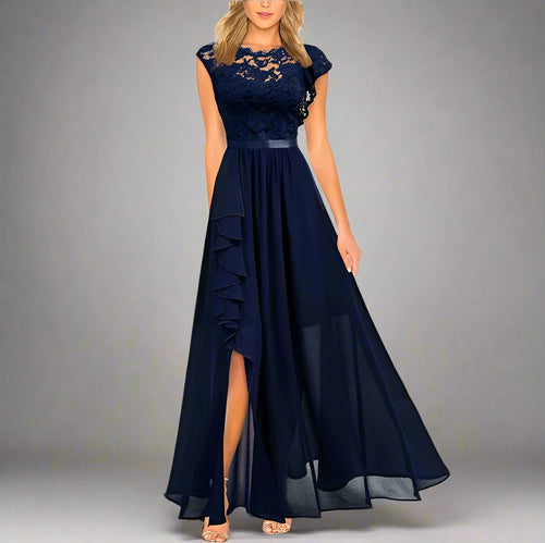 Chic Und Stil | Elegant Women's Maxi Dress with Lace Inserts Timeless Romantic & Flowing