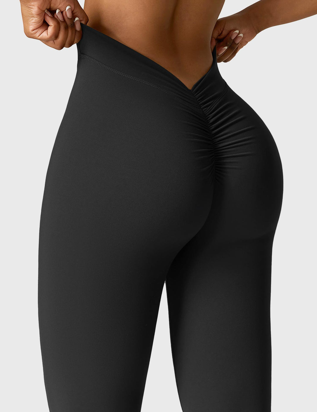 Amarae | Flared leggings with V-neck