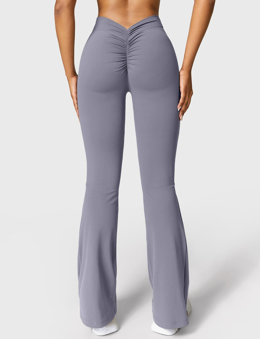 Amarae | Flared leggings with V-neck