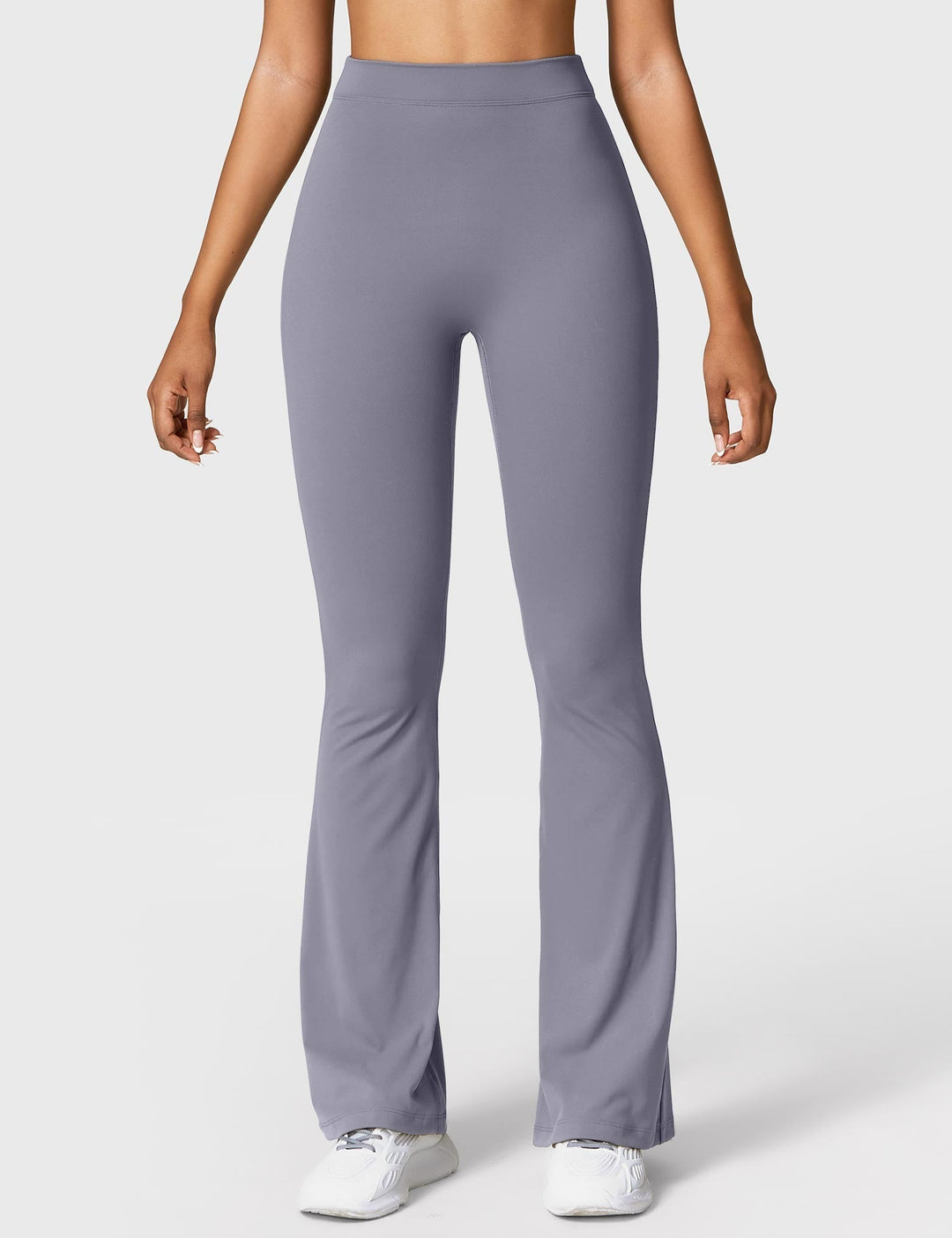 Amarae | Flared leggings with V-neck