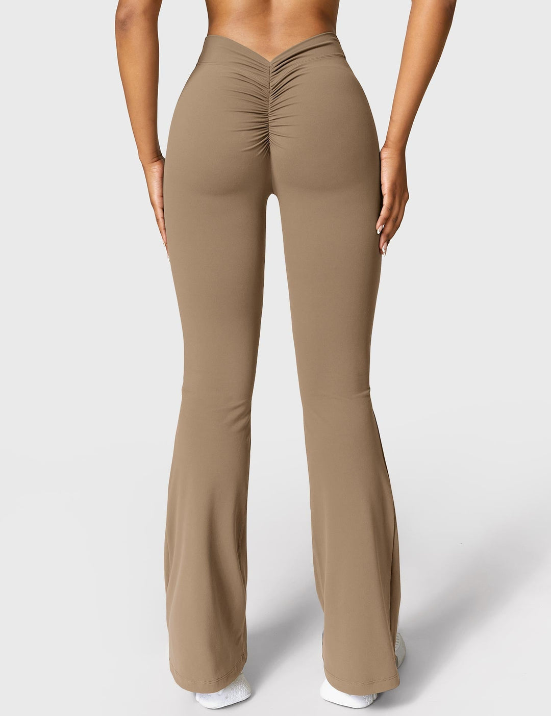 Amarae | Flared leggings with V-neck
