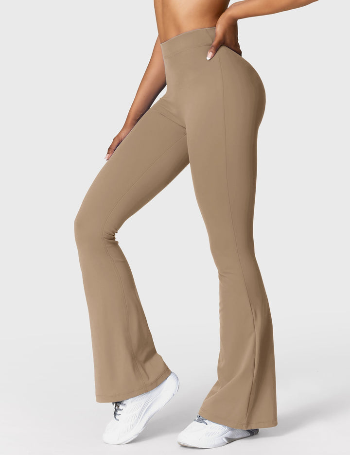 Amarae | Flared leggings with V-neck