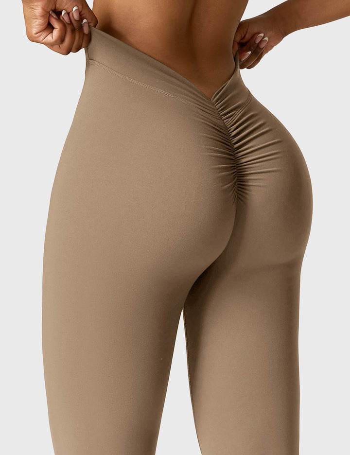 Amarae | Flared leggings with V-neck