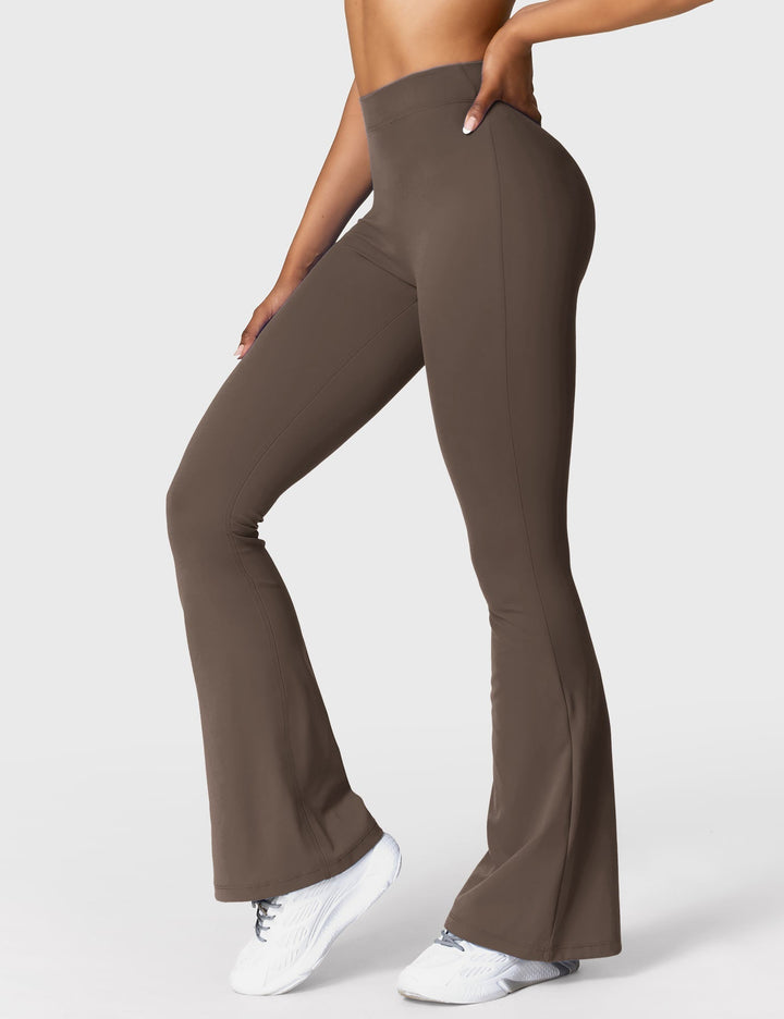 Amarae | Flared leggings with V-neck