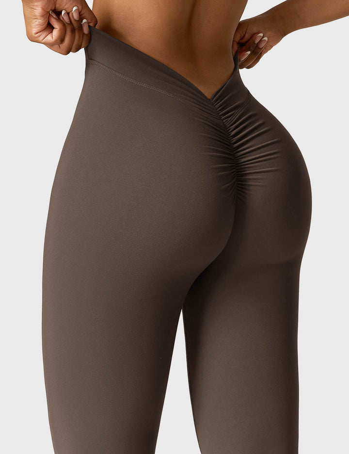 Amarae | Flared leggings with V-neck