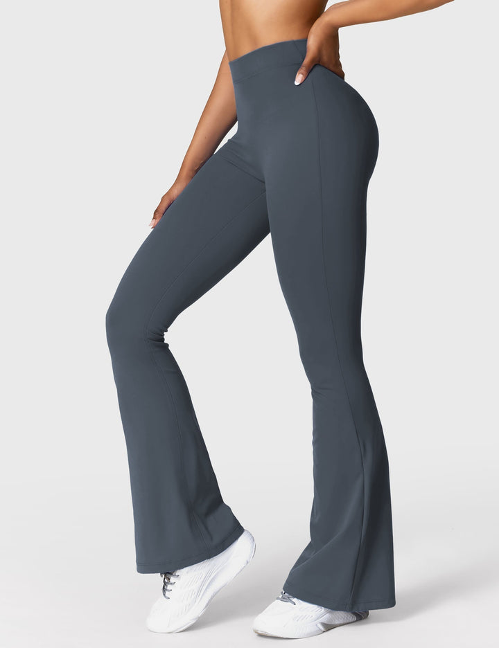 Amarae | Flared leggings with V-neck