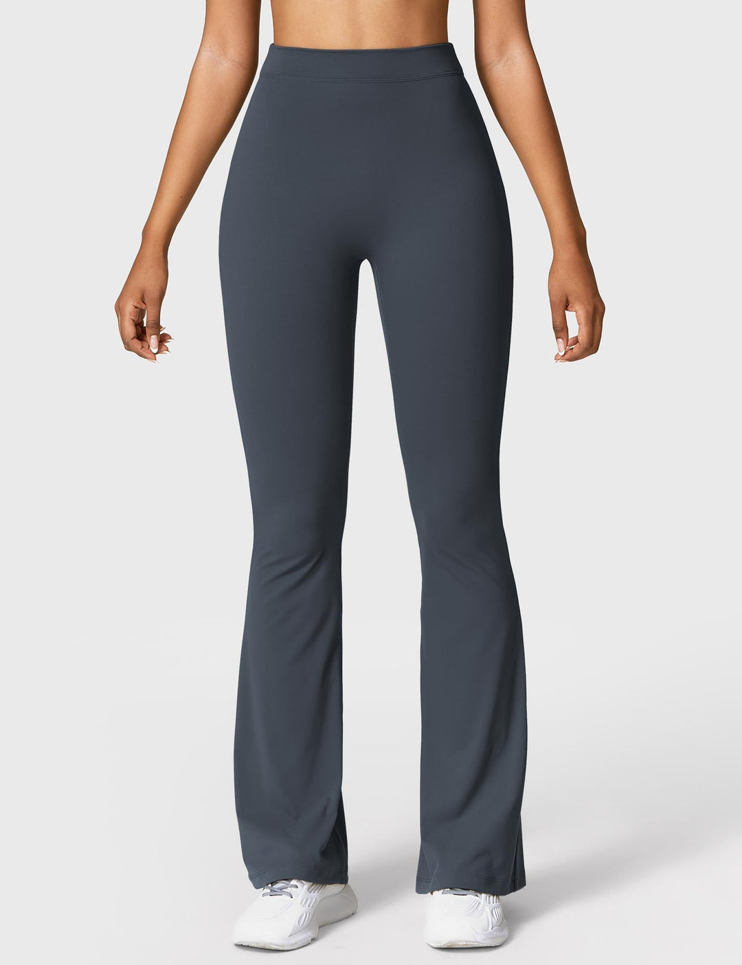 Amarae | Flared leggings with V-neck
