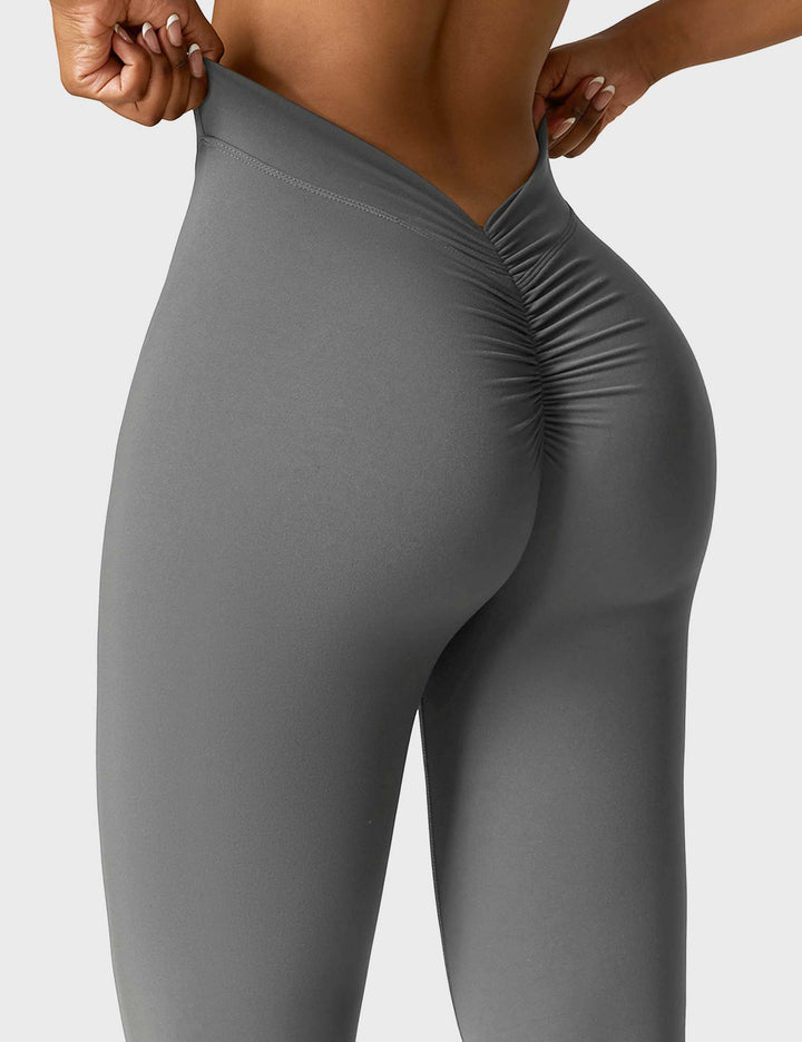 Amarae | Flared leggings with V-neck