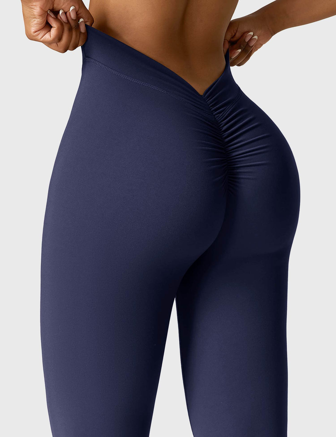 Amarae | Flared leggings with V-neck