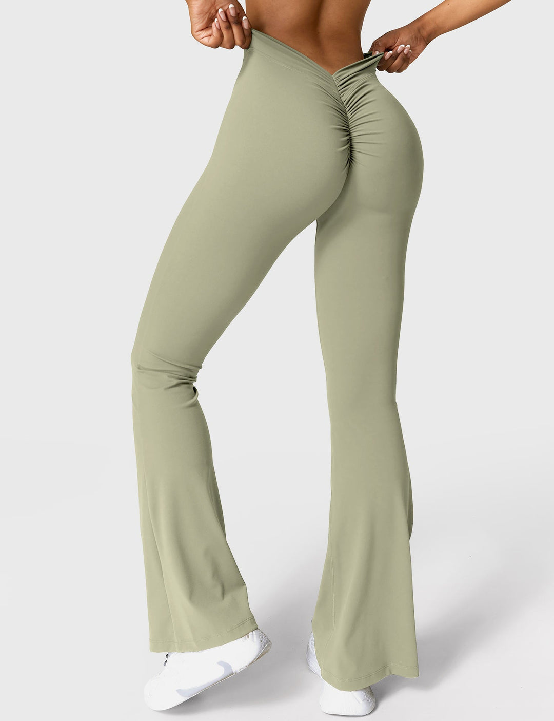 Amarae | Flared leggings with V-neck