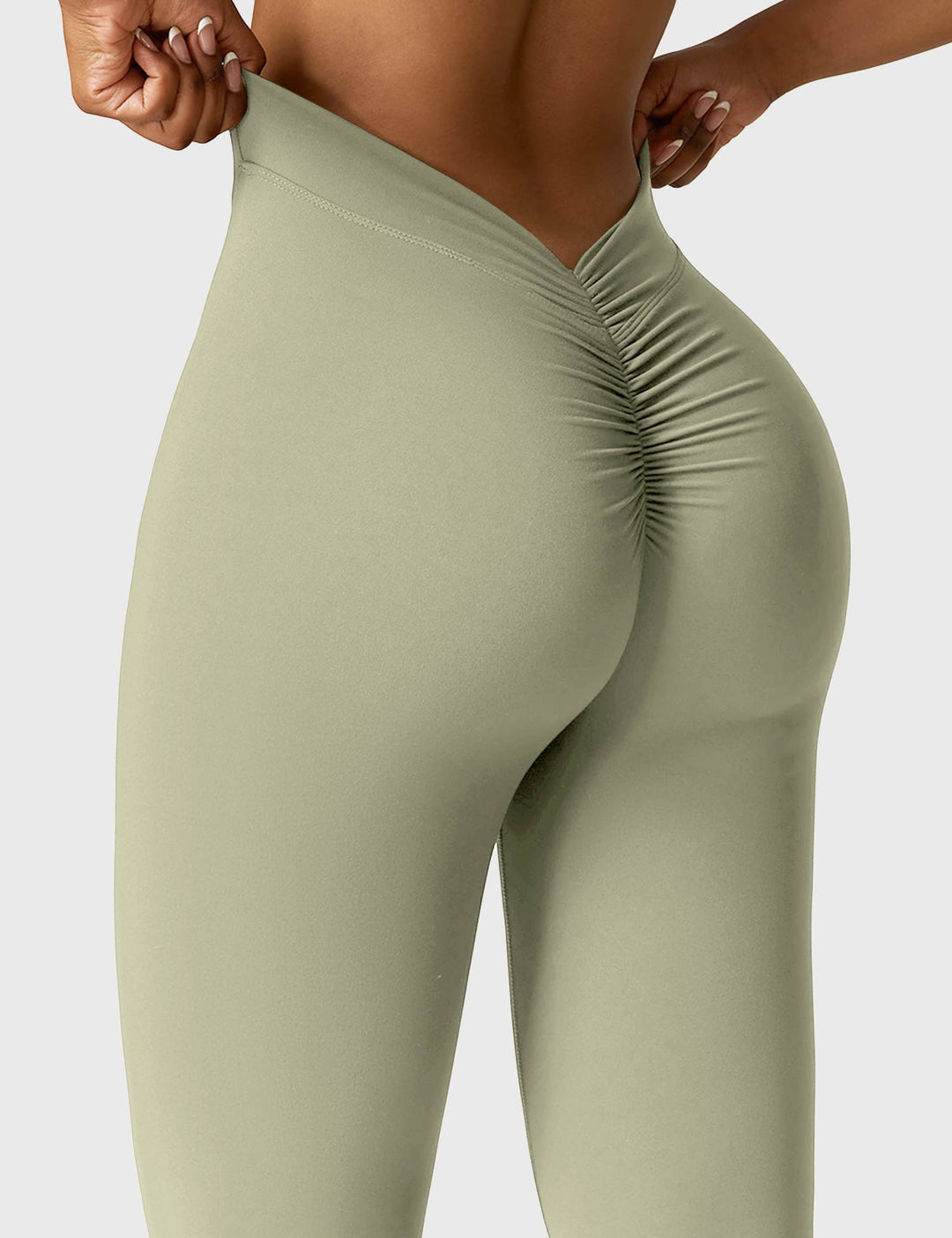 Amarae | Flared leggings with V-neck
