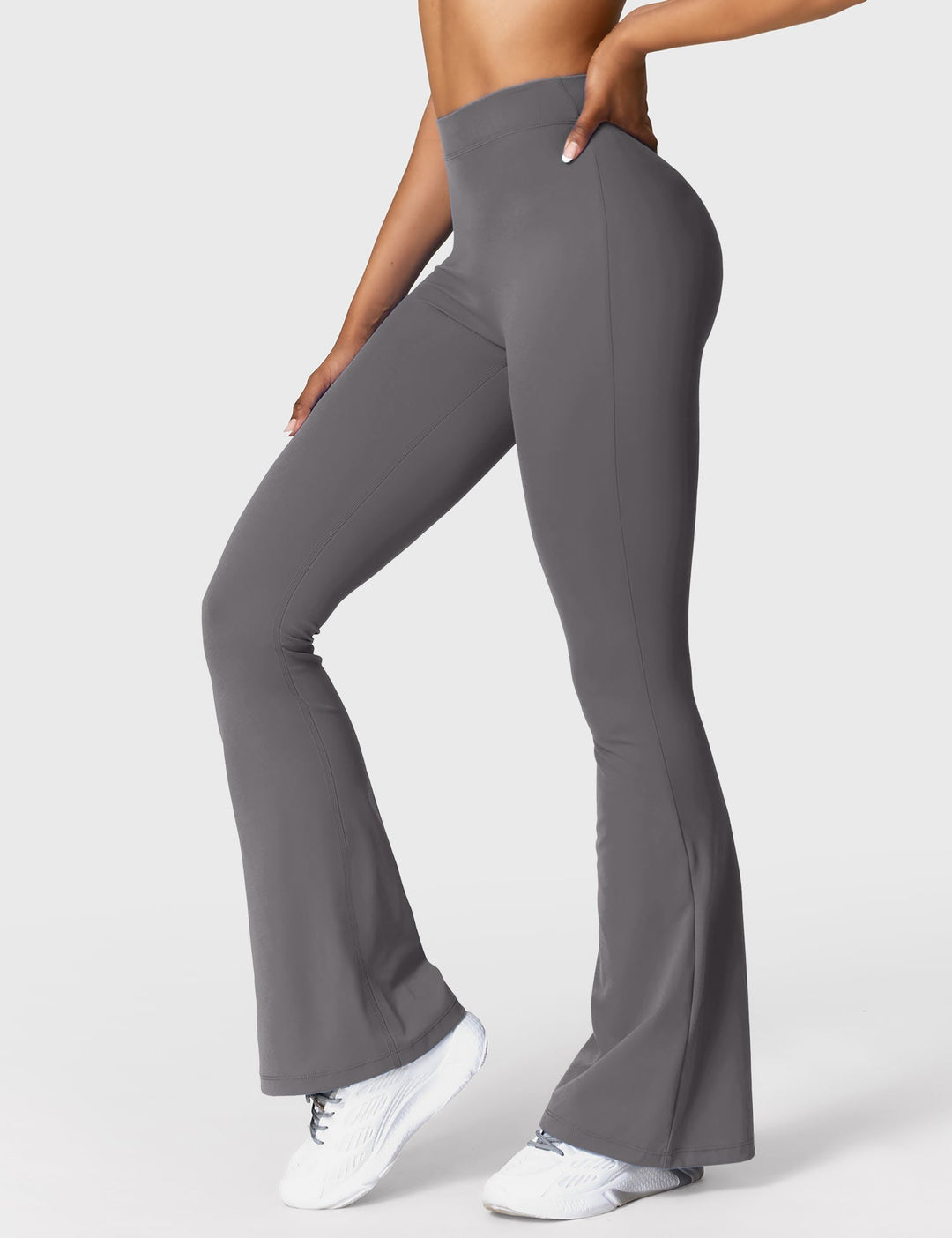 Amarae | Flared leggings with V-neck