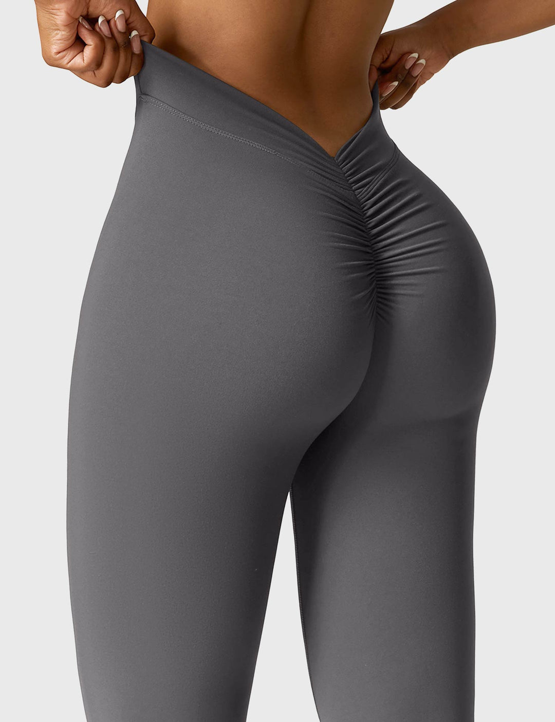 Amarae | Flared leggings with V-neck
